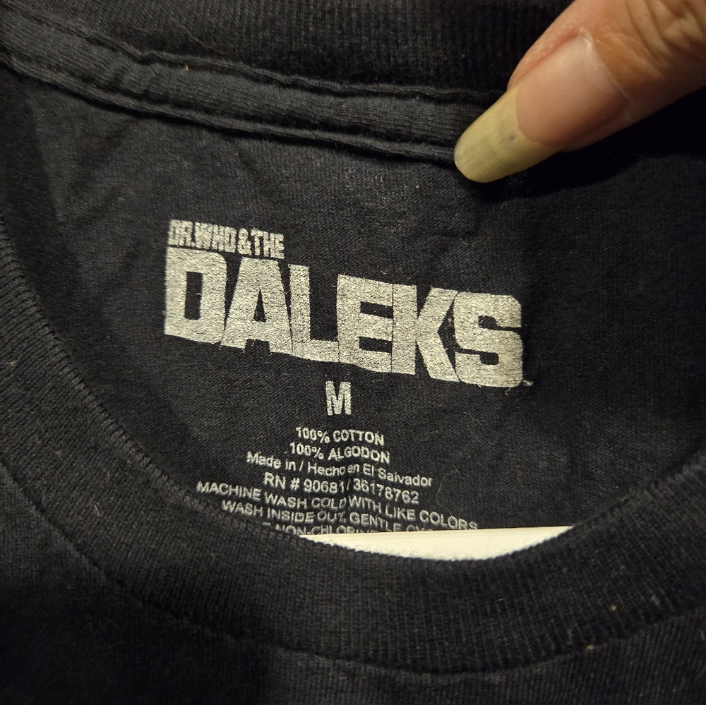 EUC Like New Dr Who And The Daleks Tardis Black Graphic Tee Size Medium - Picture 5 of 7